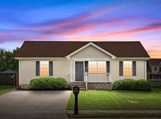 517 Oakmont Dr, Clarksville, TN 37042