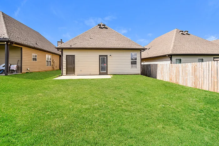 1218 Savannah Ln — Photo 10
