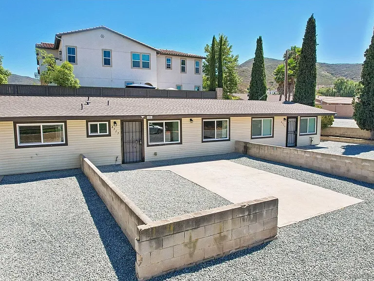 8717 Carribean Way — Photo 33