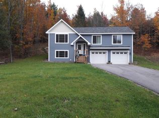 587 Rachel Ln, Traverse City, MI 49685