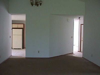 5th image of 185 N Lake Ct