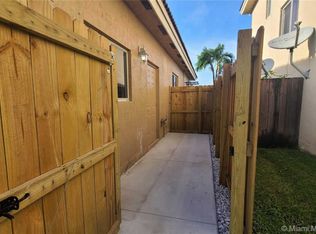 15801 SW 138th Ter, Miami, FL 33196