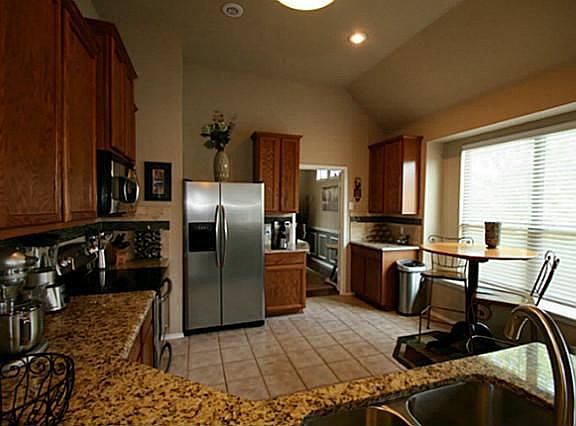 3rd image of 604 Crystal Falls Dr