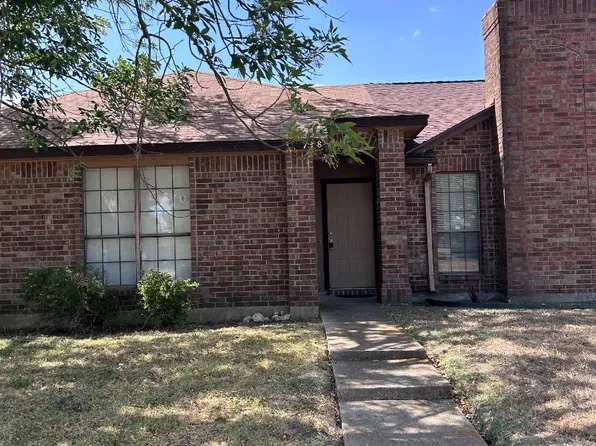 738 Lemons St, Cedar Hill, TX 75104