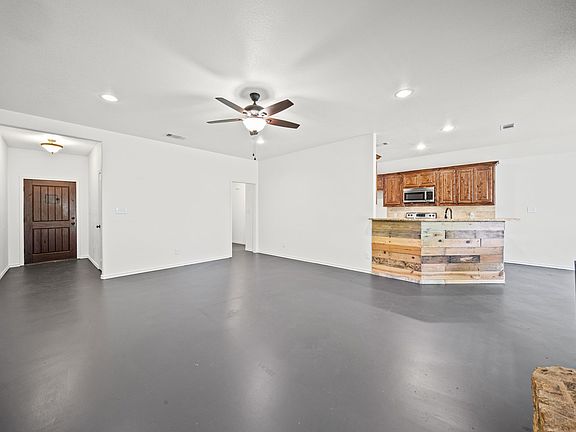 4th image of 229 Firefly Dr