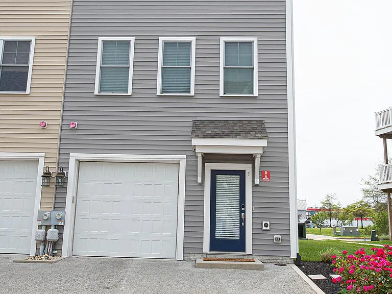 13002 Bowline Ln #5 — Photo 4