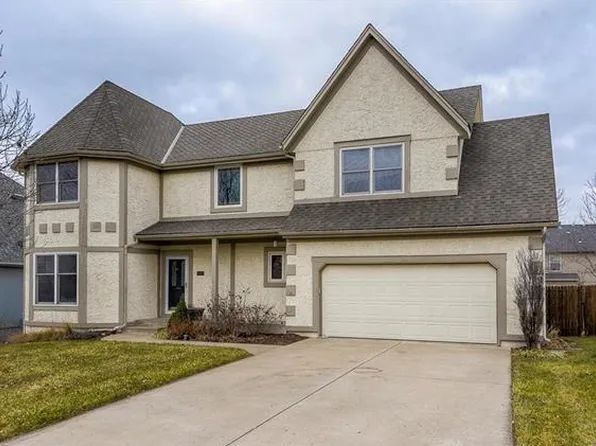 14204 S Brougham Dr, Olathe, KS 66062