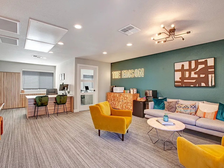 Leasing Center