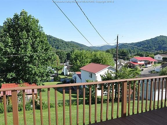 3rd image of 75 Dogwood Ln