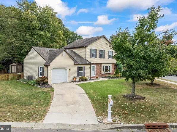 10 Champagne Ct, Logan Township, NJ 08085