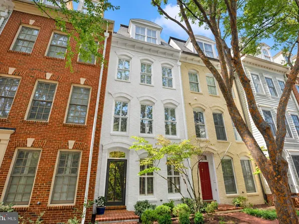 1858 Potomac Greens Dr, Alexandria, VA 22314