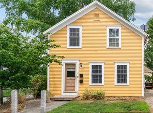 17 Pine St, South Kingstown, RI 02879