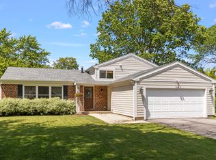 215 Longridge Ct, Naperville, IL 60565