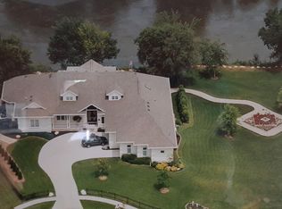 6823 River Bnd, Johnston, IA 50131