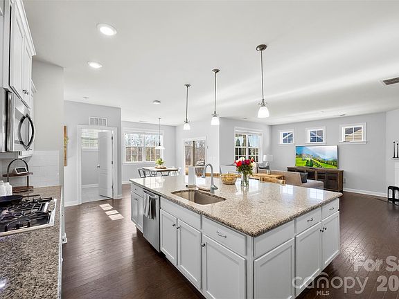 5th image of 6001 Hamilton Mill Dr