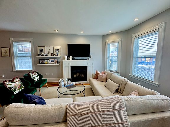 3rd image of 444 E 8th St #3