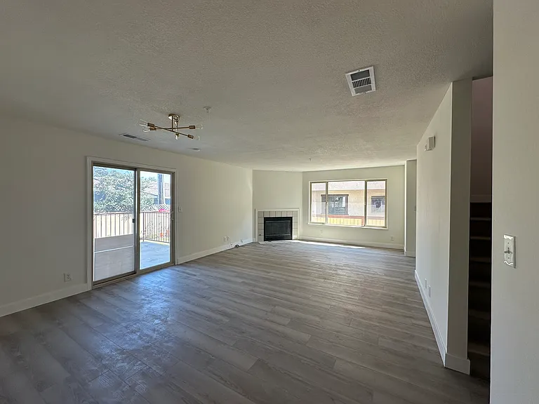 500 N Curtis Ave #E — Photo 2