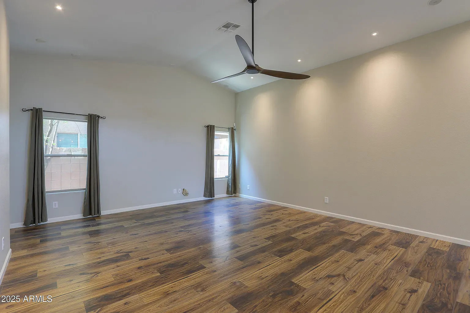 4 bed, 1690 sqft, $1,950 — Photo 2