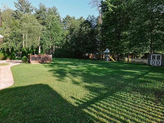 4th image of 820 Greenwood Dr