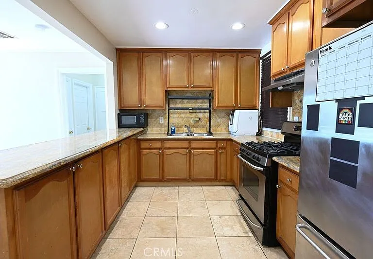 6437 Enfield Ave — Photo 10
