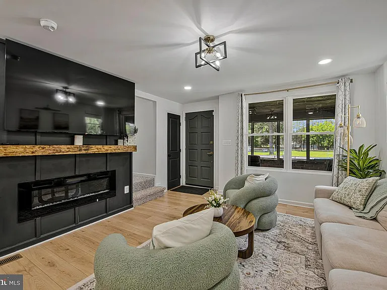 3704 Hamilton St — Photo 7