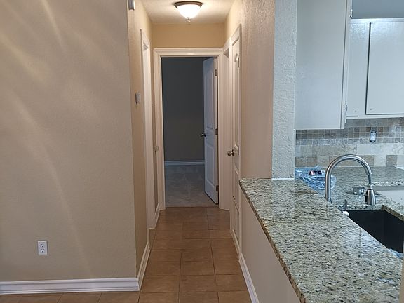 4th image of 7338 Lansbury Dr