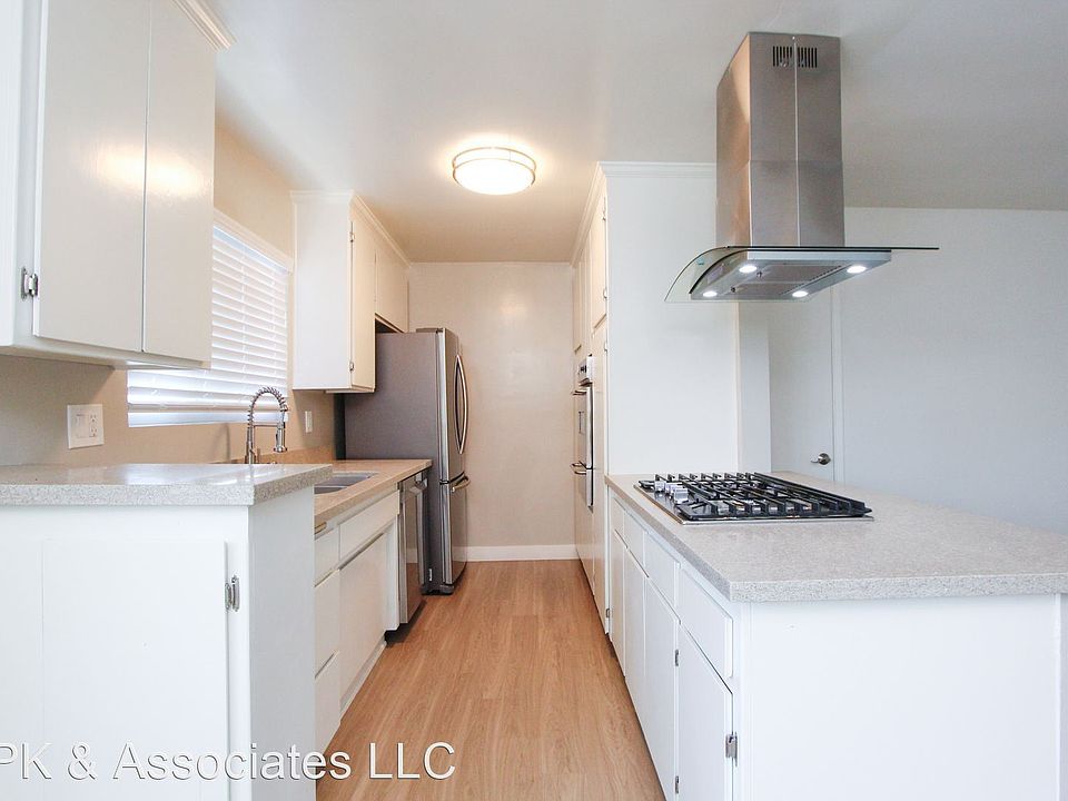 1st image of 3646 Mentone Ave #8