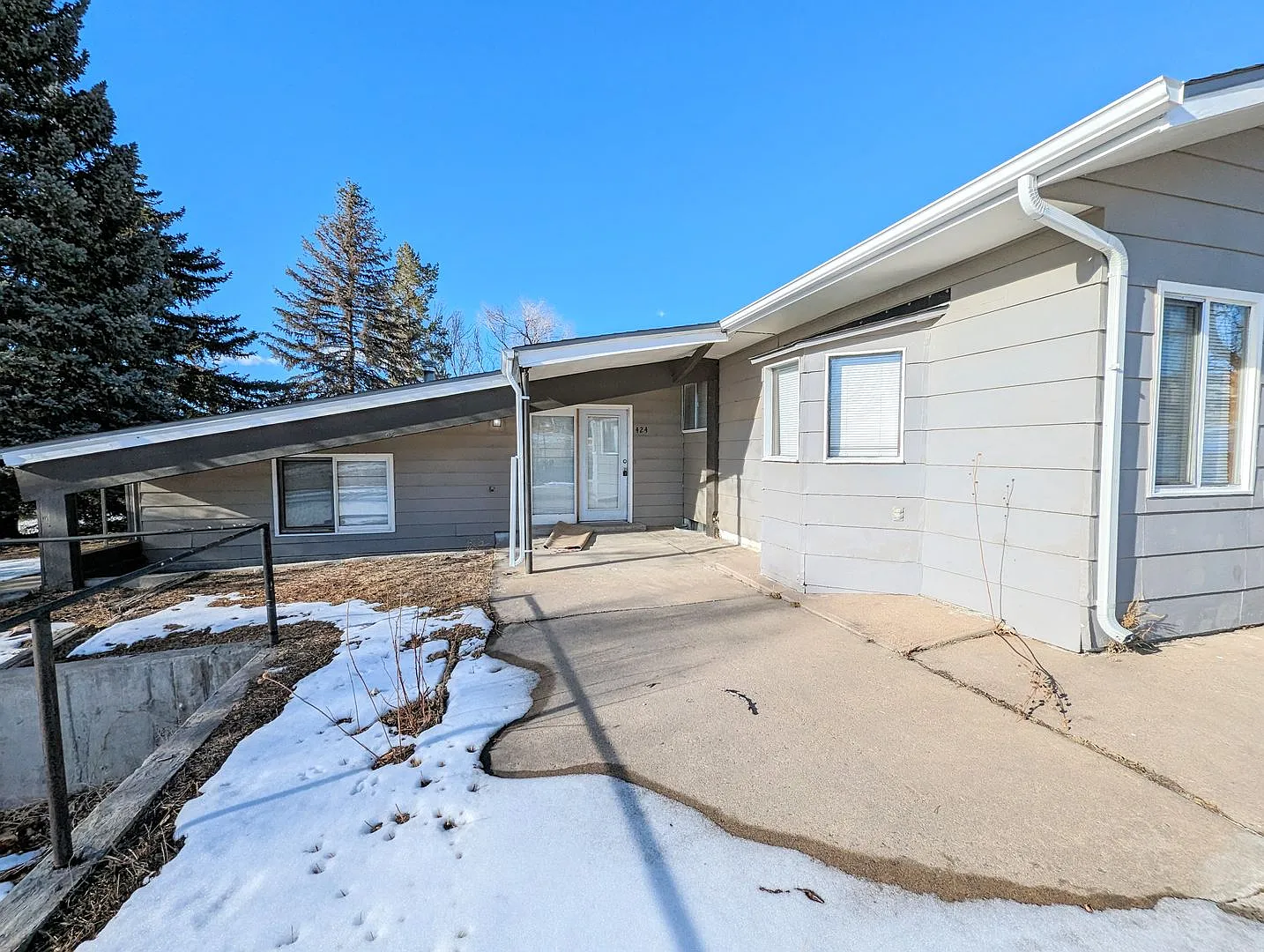 Large and Unique home in Castle Rock! — Photo 3