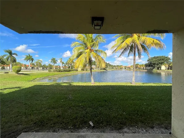 1453 Lake Crystal Dr APT B, West Palm Beach, FL 33411