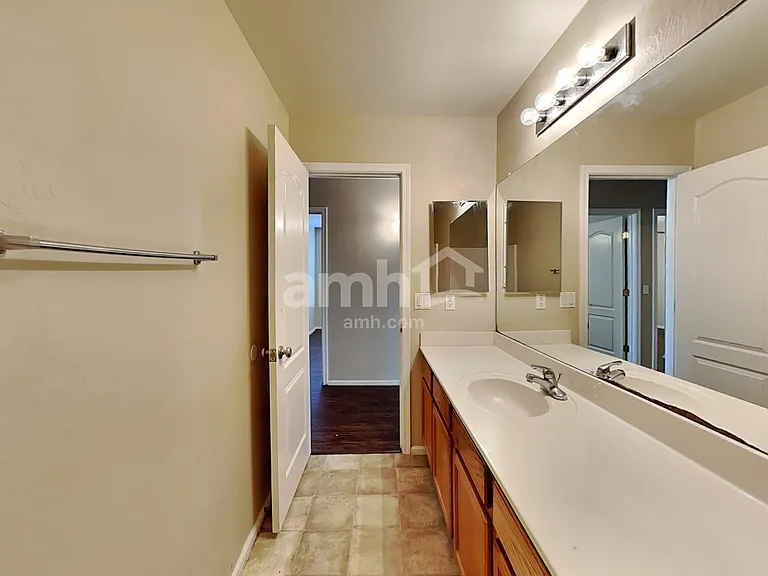 17367 W Elizabeth Ave — Photo 15