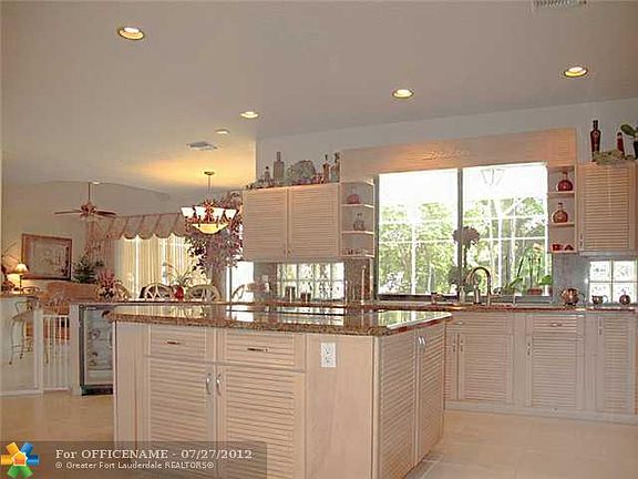 4th image of 6035 NW 81st Ter