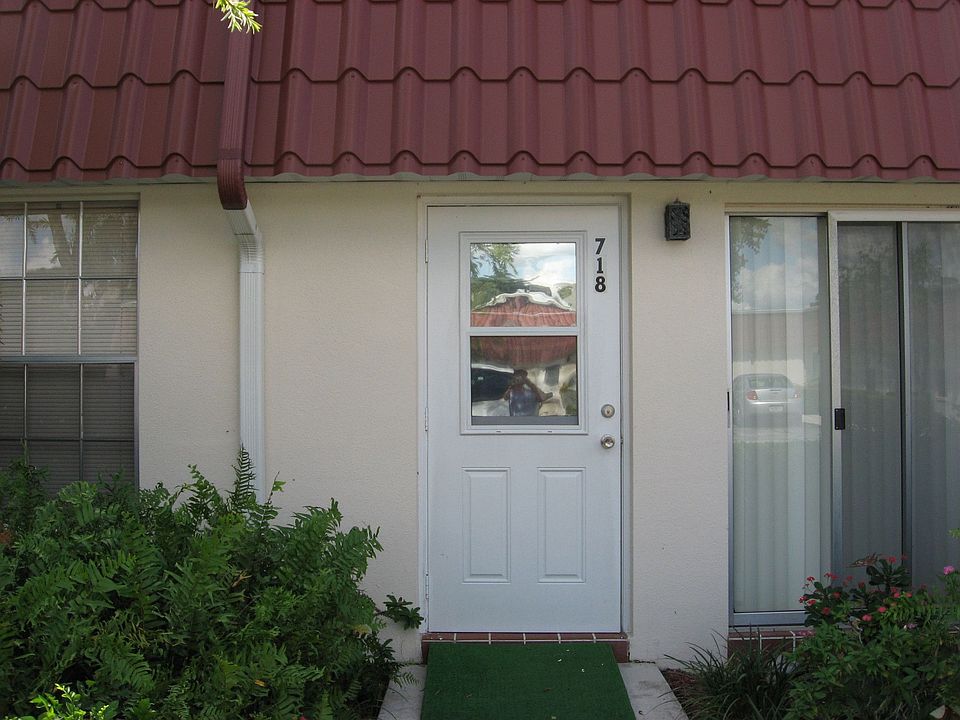 spacious 2/2 villa