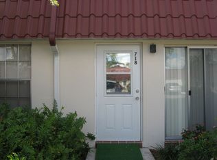 718 Nantucket Cir, Lake Worth, FL 33467