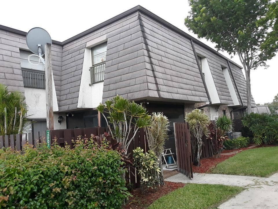 1st image of 2607 NW 99th Ave