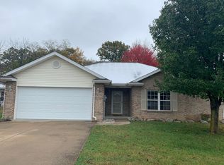 2222 Kaitlin Dr, Boonville, MO 65233