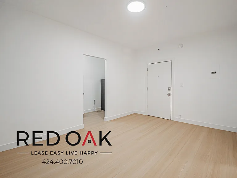719 N Heliotrope Dr #307 — Photo 7