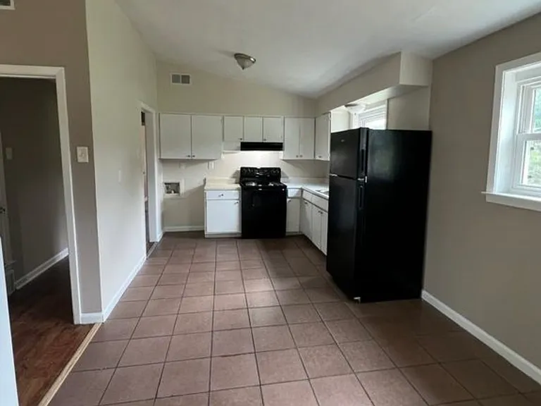2278 Pamela Dr — Photo 4