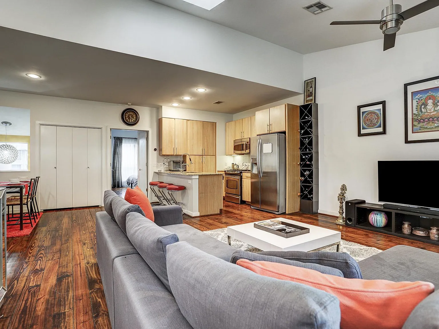 2 bed, 2.0 bath, 1517 sqft, $2,275 — Photo 4