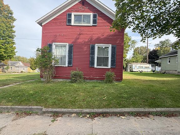 5th image of 903 S Madison St
