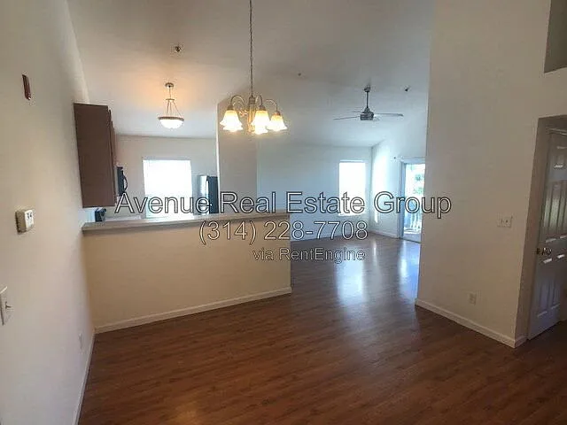 2 bed, 2.0 bath, 1014 sqft, $1,399 — Photo 3