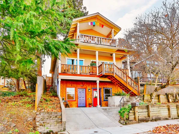 1011 Montello Ave, Hood River, OR 97031