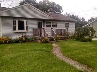 240 Ponchartrain Dr, Fenton, MI 48430