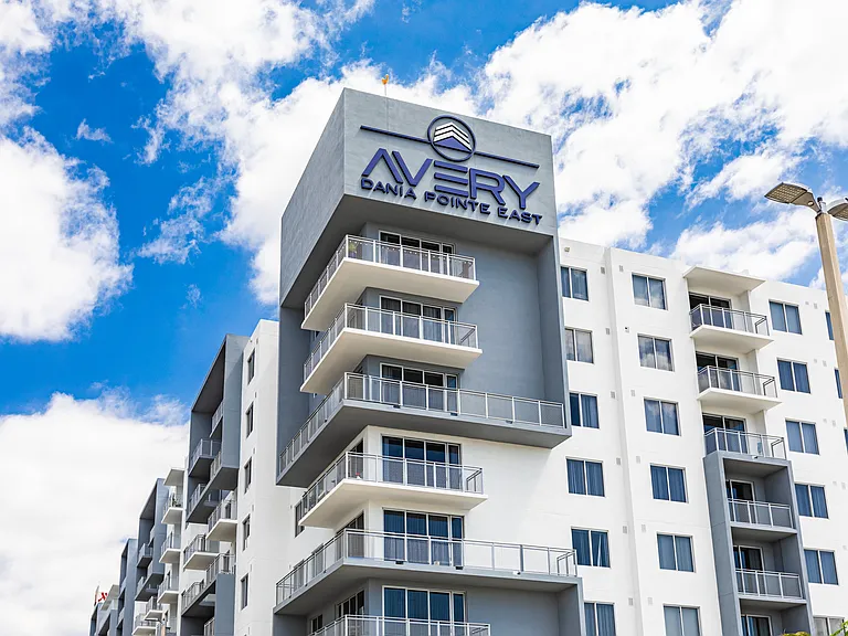 New Avery Pointe East — Photo 52