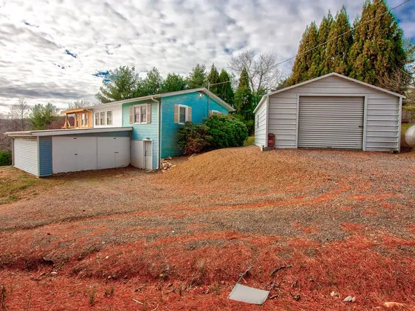 308 Thunderhill Rd, Fancy Gap, VA 24328