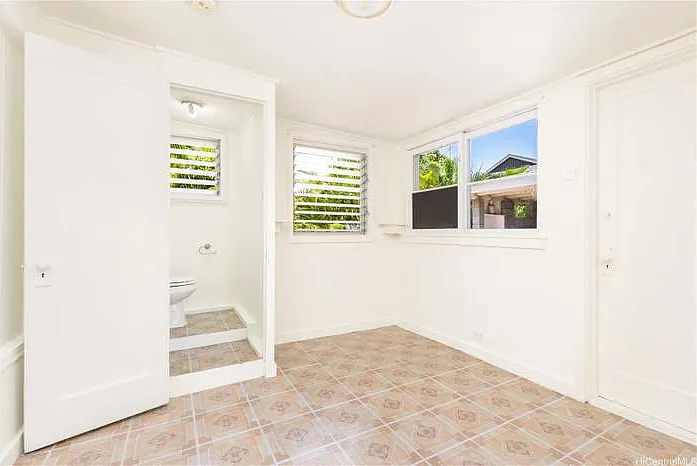 3238 Makini St — Photo 10