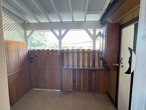3rd image of 506 Longhorn Cir #D