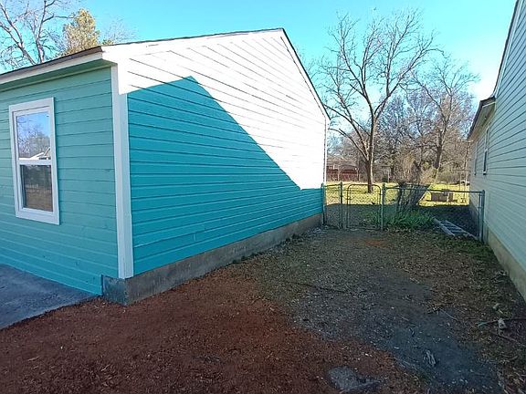 2nd image of 3220 Casino Dr