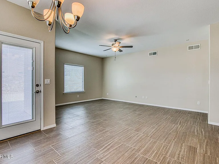 2148 William Caples St — Photo 8