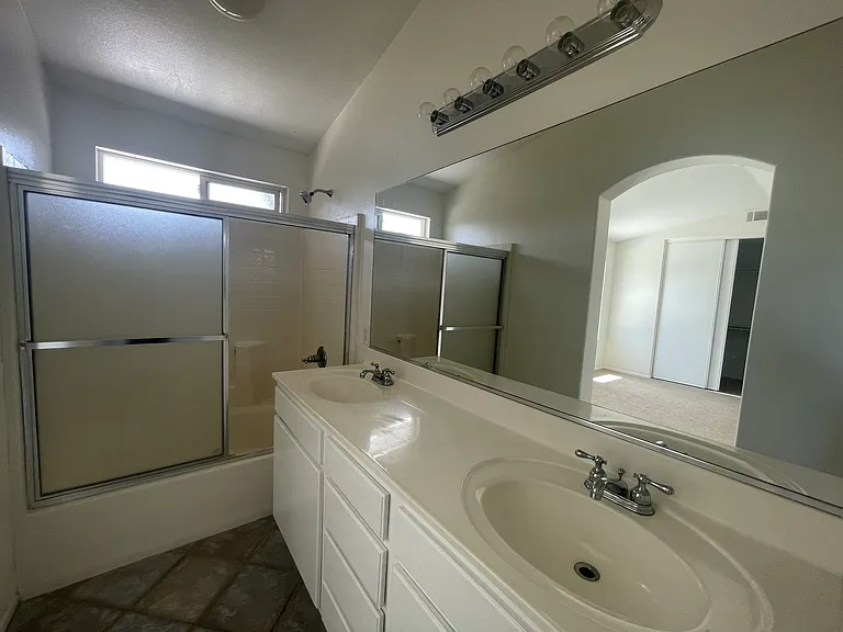 4126 Witt Ave — Photo 4
