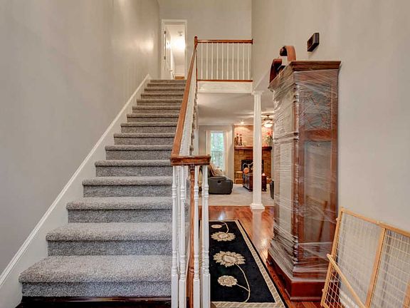 3rd image of 1545 N Willow Bend Ct